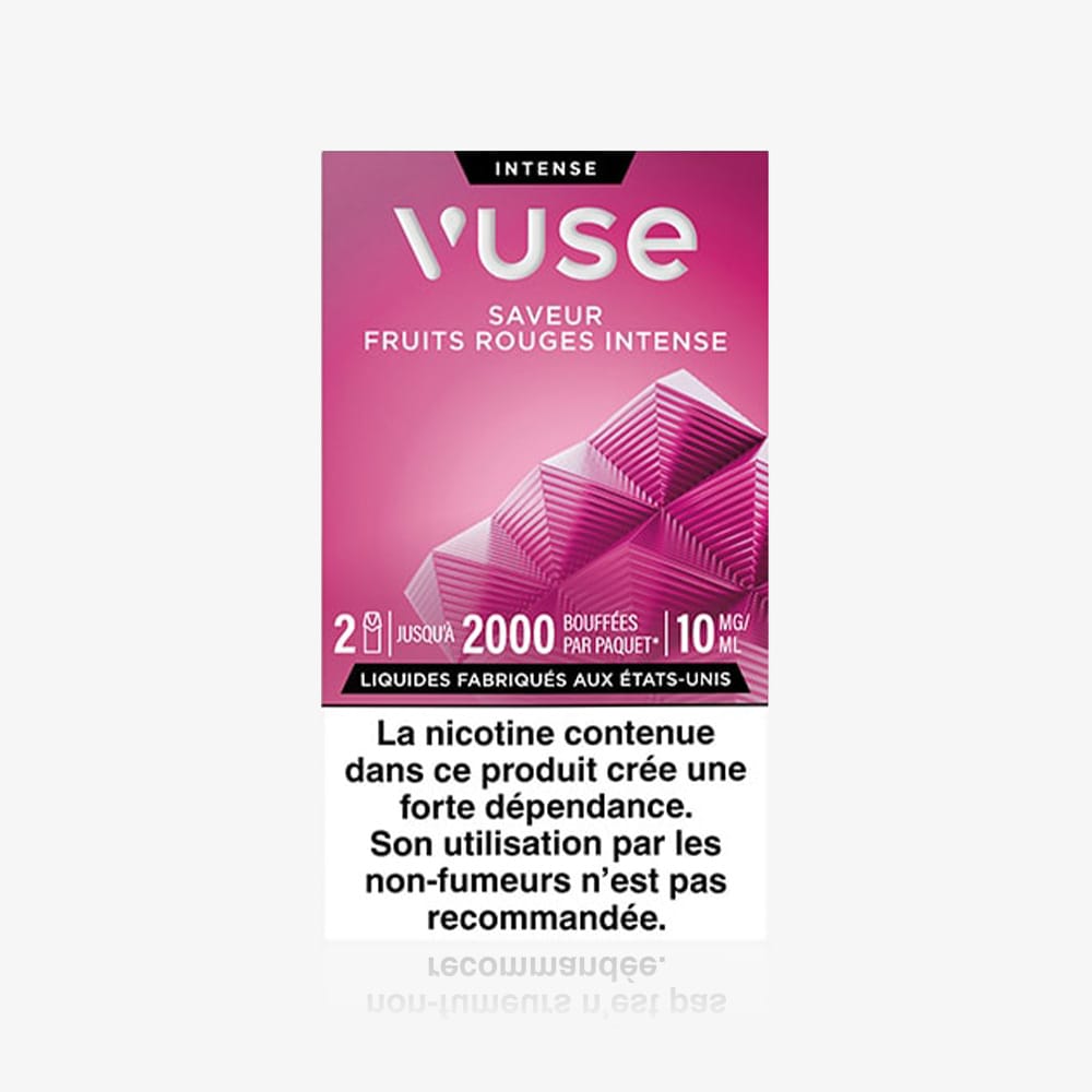 Le paquet Recharge Gamme Intense Saveur Fruits Rouges Intense, rose, comporte un avertissement en français sur la forte dépendance à la nicotine et le fait qu’il est déconseillé aux non-fumeurs.