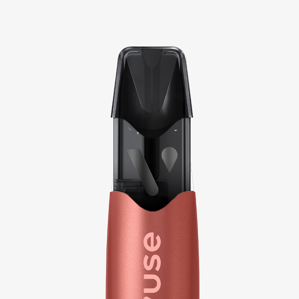 A close-up of the Vuse Pro ONE Bar Pastèque Ice cigarette électronique, featuring a black mouthpiece and metallic rose body with "use" vertical branding. Prêt-à-vaper for effortless vaping.